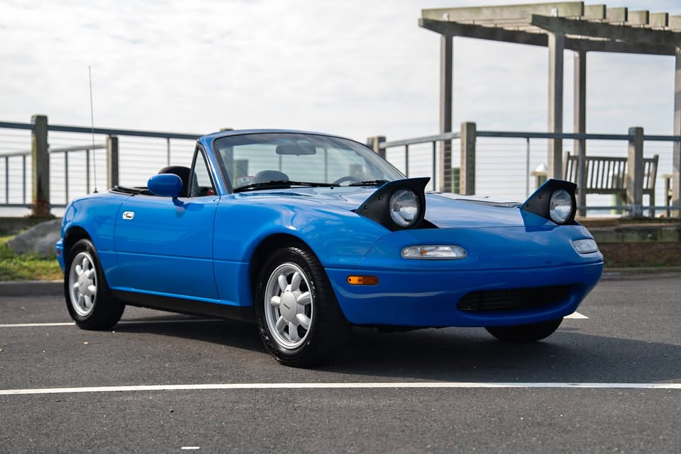 Blue 1990 Mazda MX-5 Miata manual convertible For Sale
