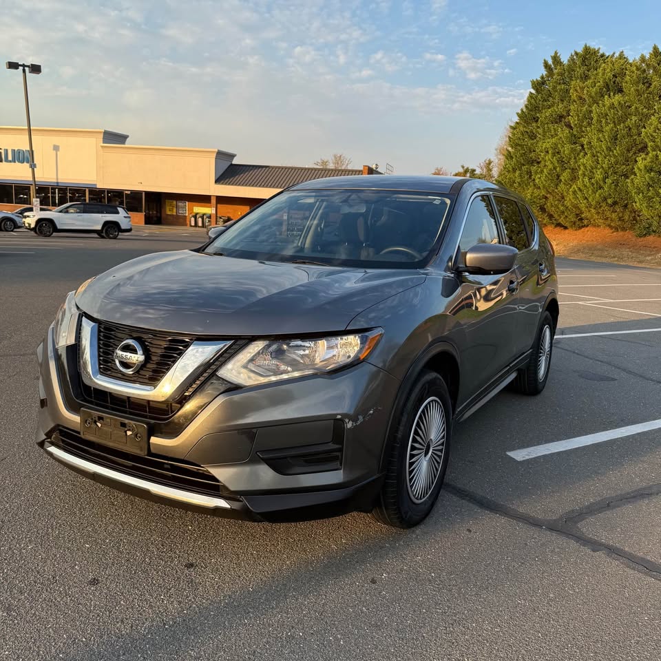 Gray 2016 Nissan Rogue automatic AWD SUV For Sale