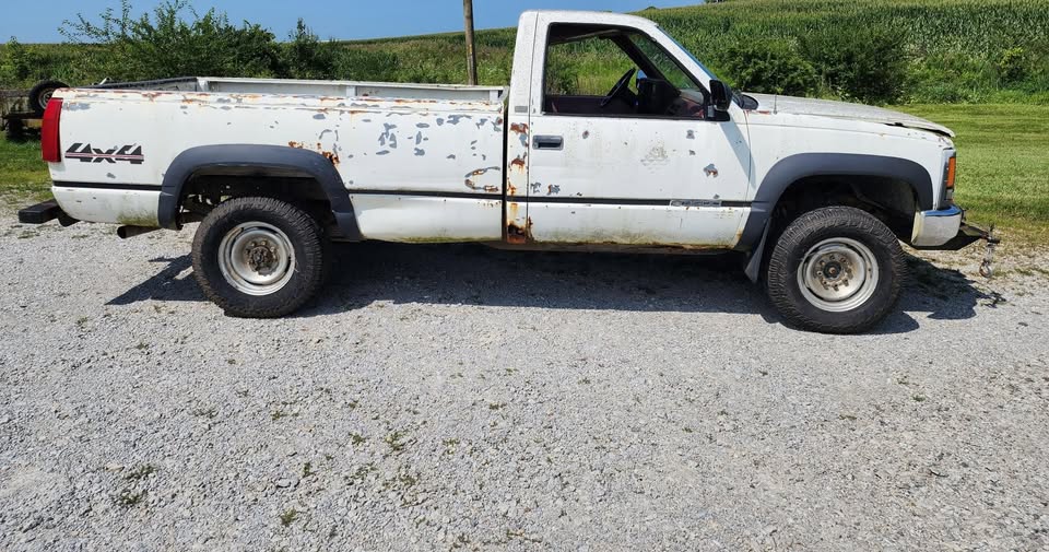 White 1989 Chevrolet Silverado automatic 4x4 truck For Sale