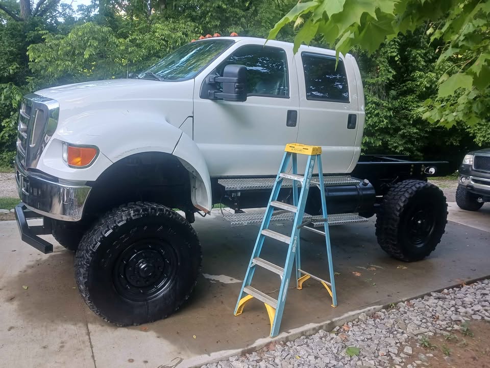 White 2007 Ford F650 7spd manual 5.9 Cummins truck For Sale