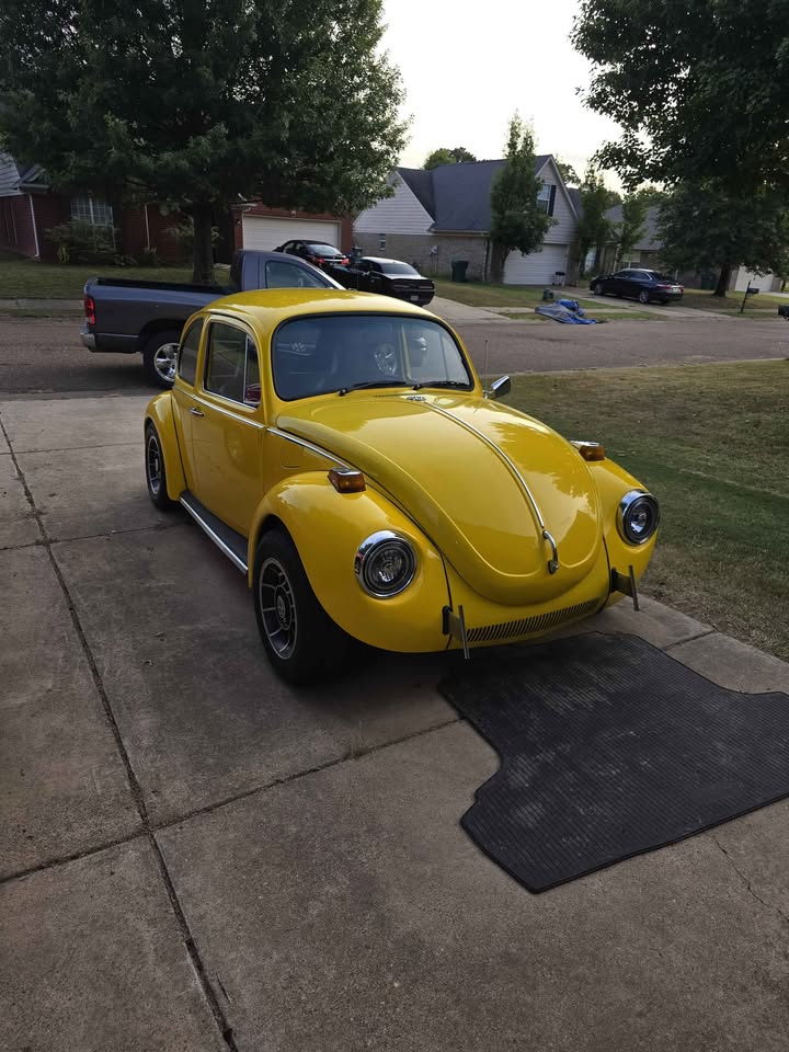Yellow 1971 Volkswagen Beetle manual hatchback For Sale